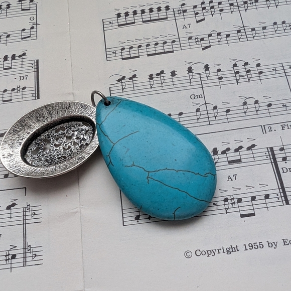 Turquoise and Silver Pendant Necklace - Picture 6 of 7